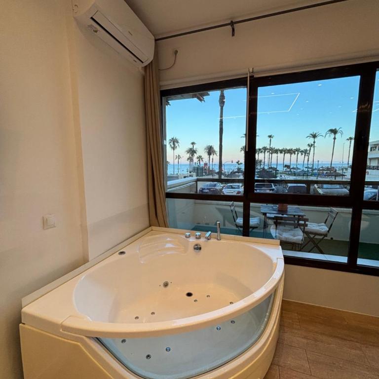ALOHA BEACH ESTUDIO NUEVO JACUZZI FRENTE AL MAR - Estudio - 7