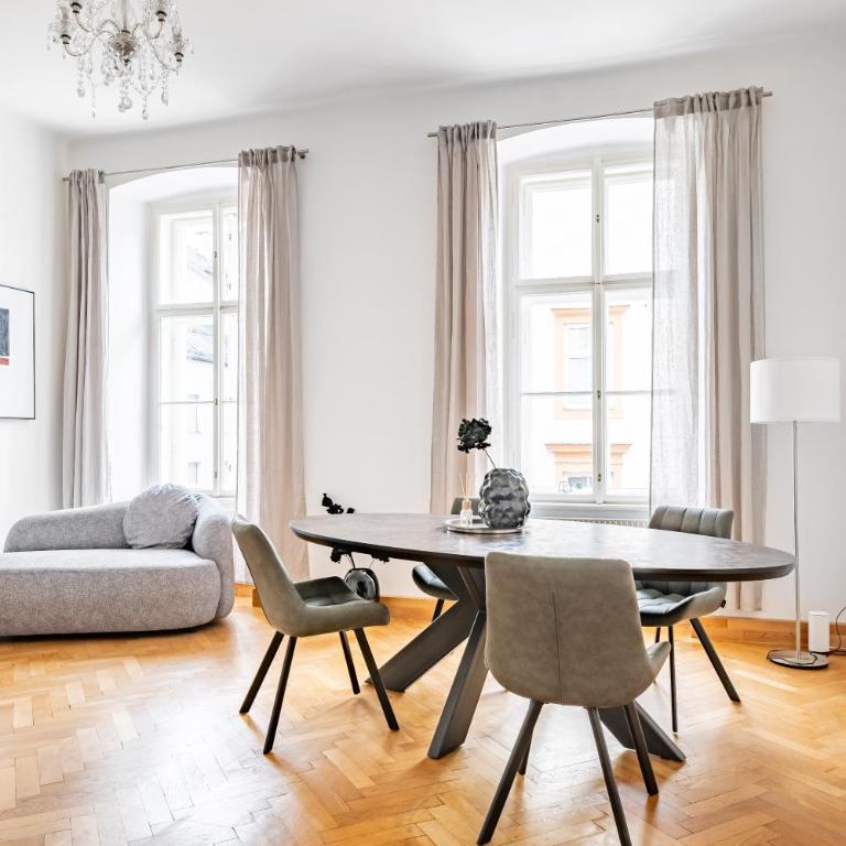 Alpena Homes, Zentrum, Domblick, Küche - Apartment mit 2 Schlafzimmern - 1