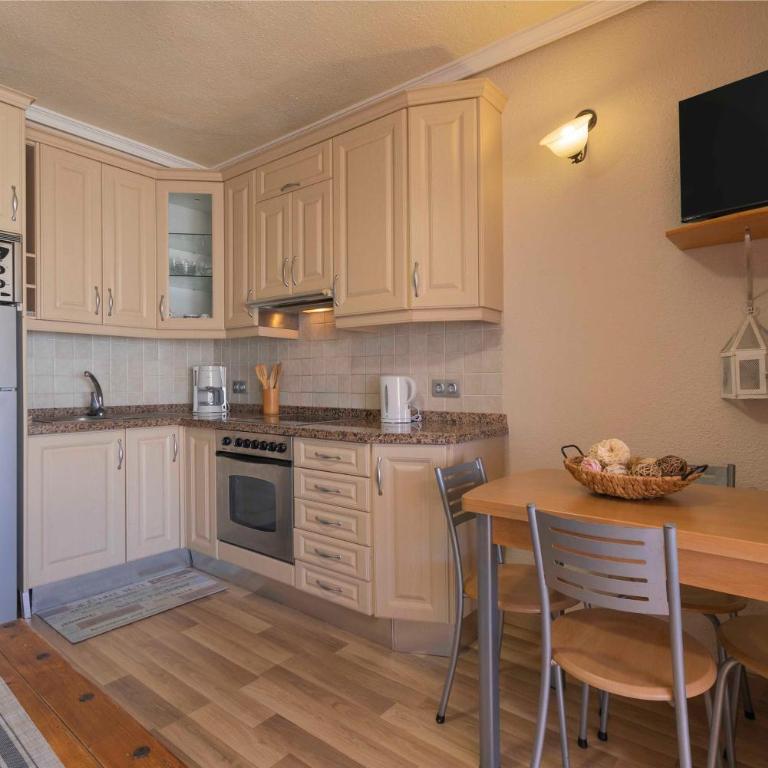 Paradise Court 1 BR Condo with Pool, Costa Adeje - One-Bedroom Apartment - 2