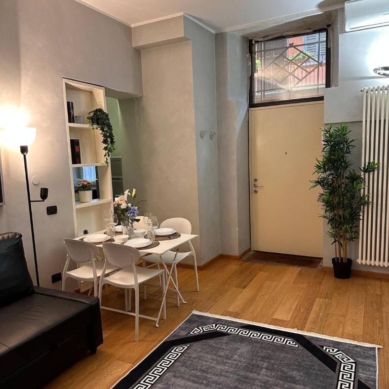 Centro Milano Garibaldi M2 - Appartamento con 2 Camere da Letto - 2