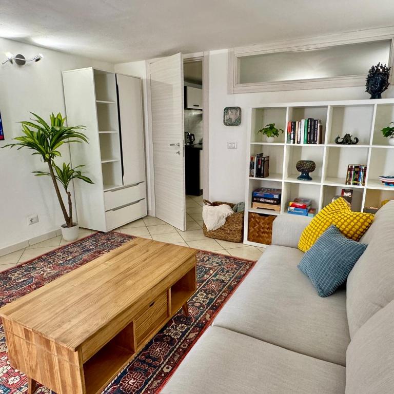 Stylish Apartment Steps from the Beach - Appartamento con 2 Camere da Letto - 3