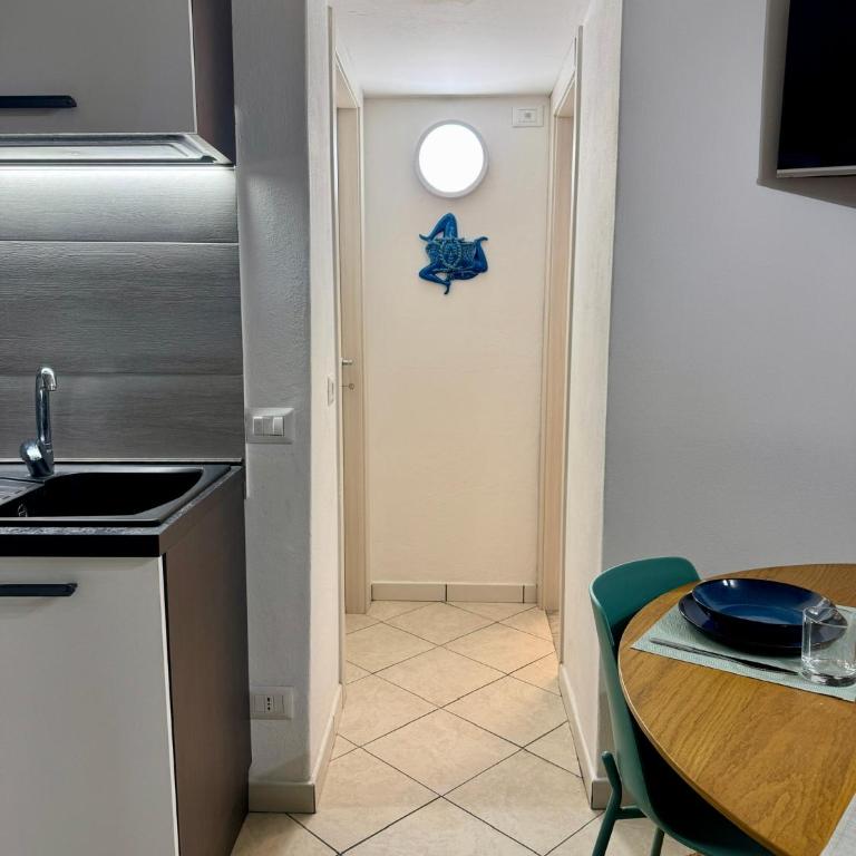 Stylish Apartment Steps from the Beach - Appartamento con 2 Camere da Letto - 24