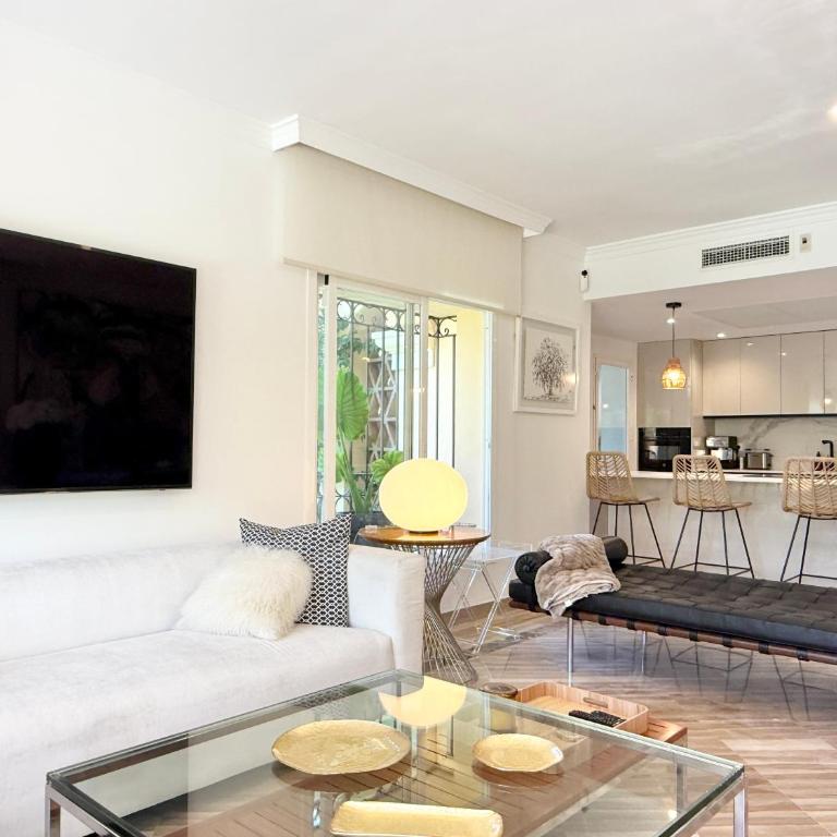 Sea Breeze Luxury Hacienda Elviria - EaW Homes - Apartamento de 2 dormitorios con terraza - 7