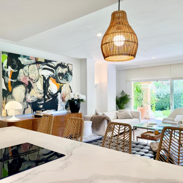 Sea Breeze Luxury Hacienda Elviria - EaW Homes - Apartamento de 2 dormitorios con terraza - 14