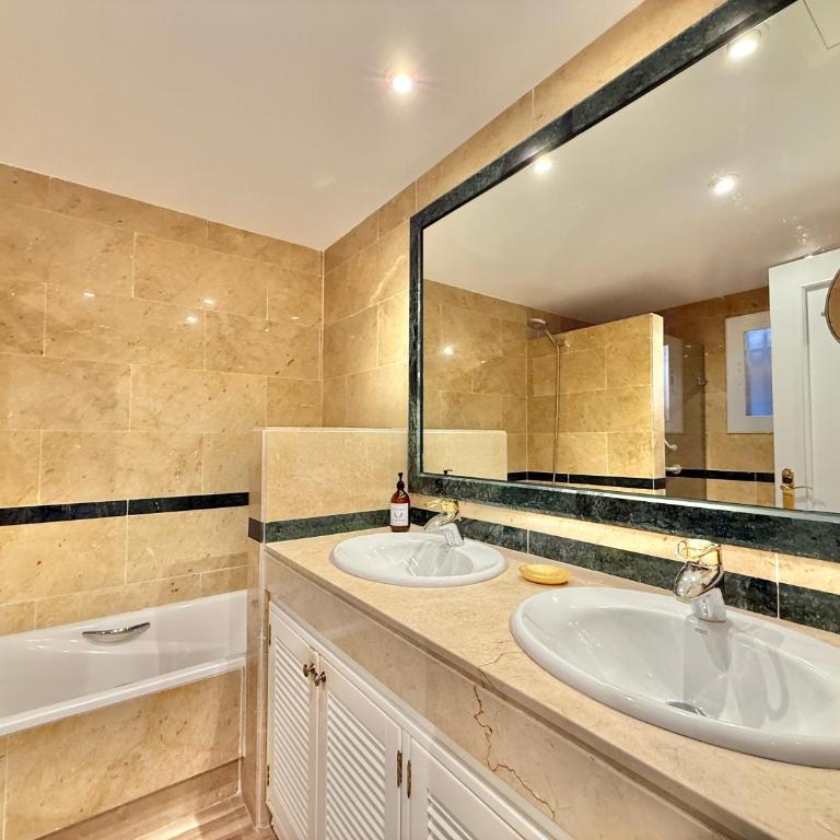 Sea Breeze Luxury Hacienda Elviria - EaW Homes - Apartamento de 2 dormitorios con terraza - 19