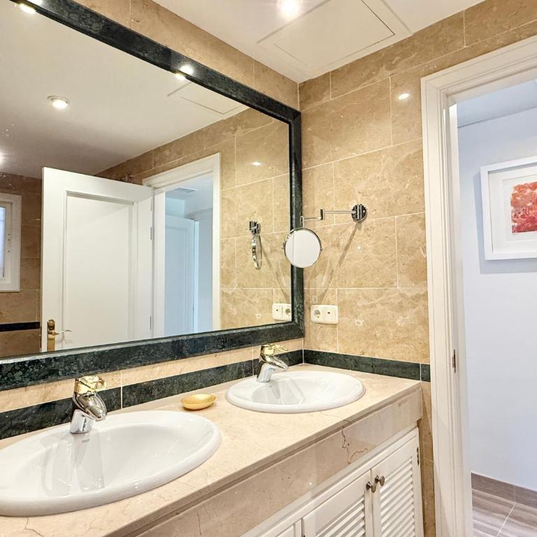 Sea Breeze Luxury Hacienda Elviria - EaW Homes - Apartamento de 2 dormitorios con terraza - 21