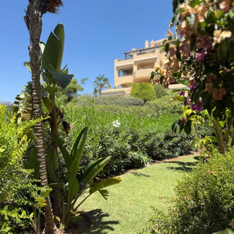 Sea Breeze Luxury Hacienda Elviria - EaW Homes - Apartamento de 2 dormitorios con terraza - 24