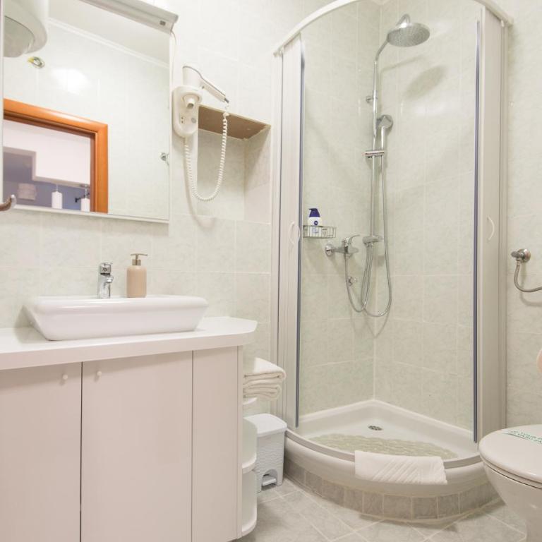 Apartments Babilon - One-Bedroom Apartment with Sea View and Balcony - 8