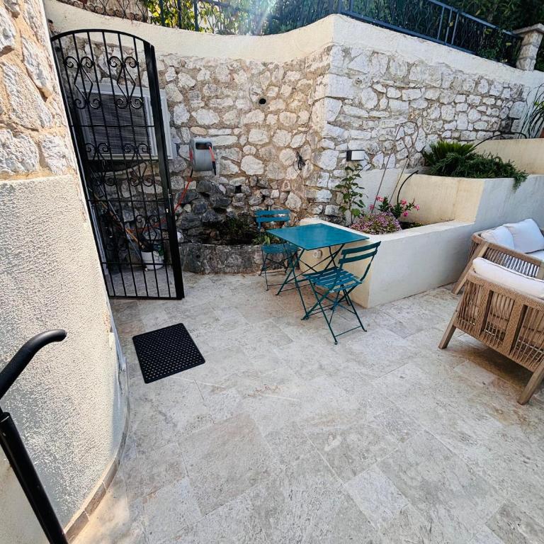 Appartement 1 chambre - grande terrasse - Appartement 1 Chambre - 2