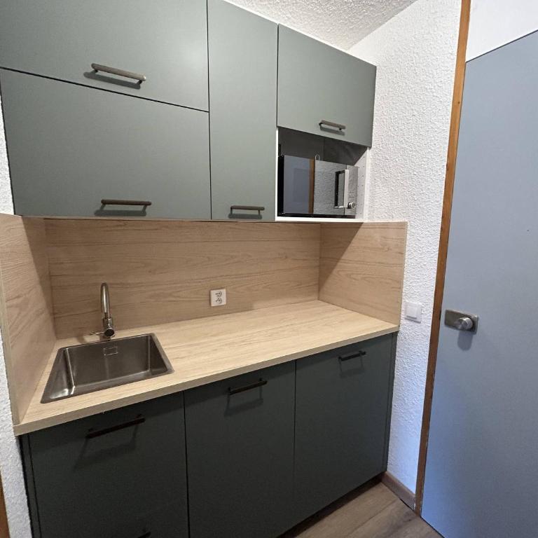 Appartement skis aux pieds avec balcon à Méribel - FR-1-355-218 - Studio - 7