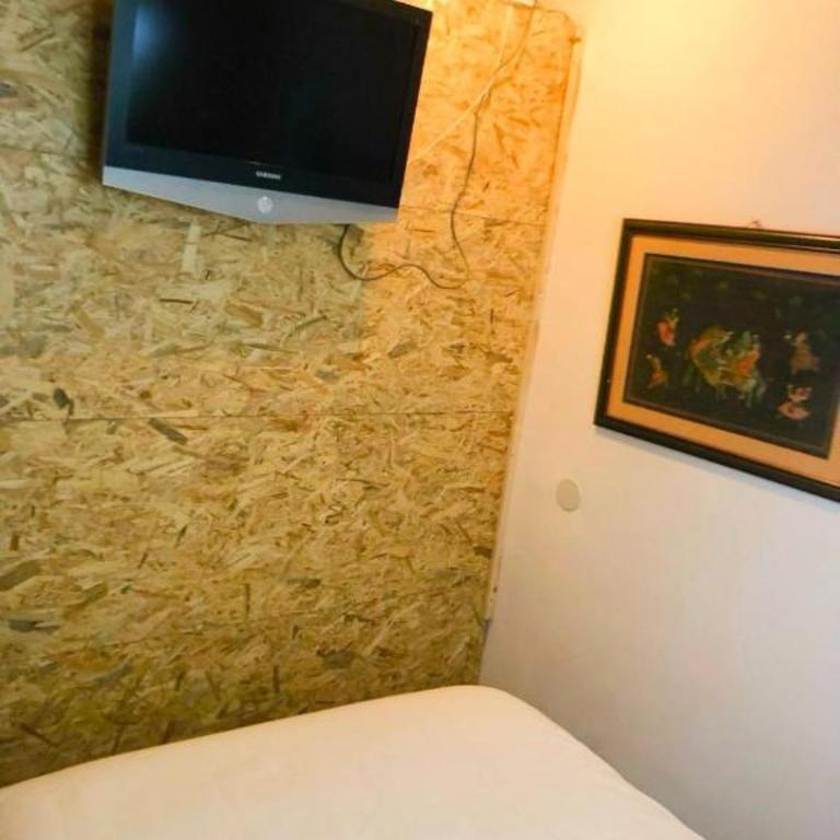 Acogedor bajo a pie de calle en Tetuán by beBalmy - Three-Bedroom Apartment - 7