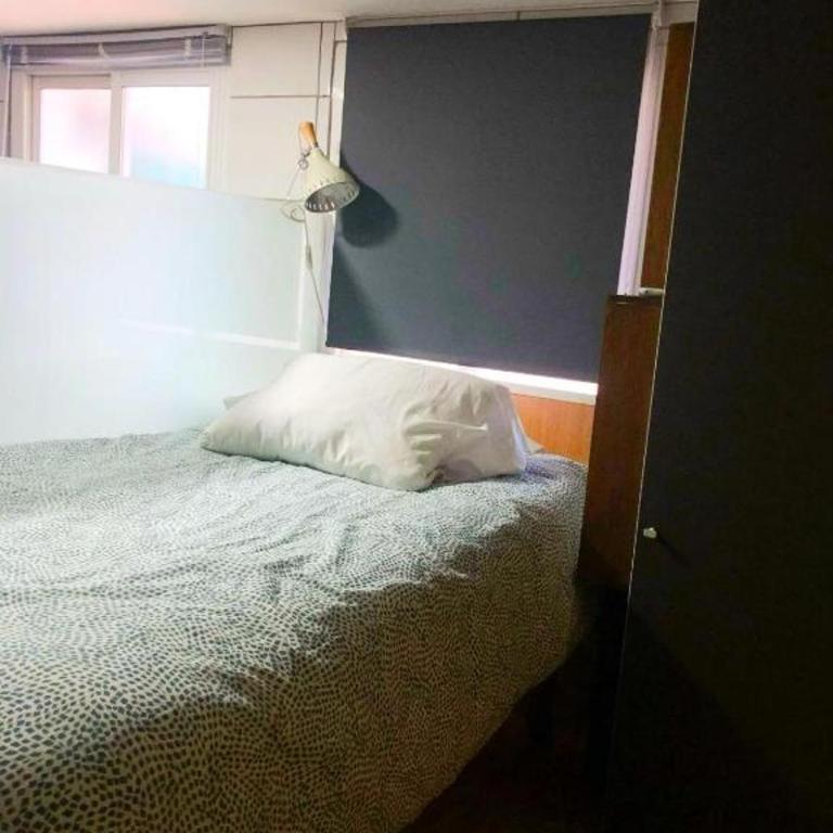 Acogedor bajo a pie de calle en Tetuán by beBalmy - Three-Bedroom Apartment - 10