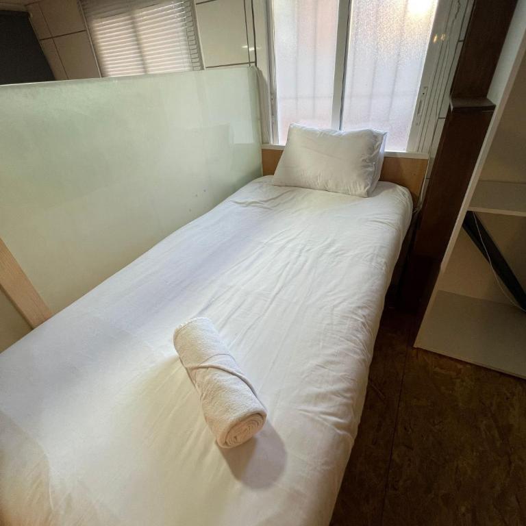 Acogedor bajo a pie de calle en Tetuán by beBalmy - Three-Bedroom Apartment - 16