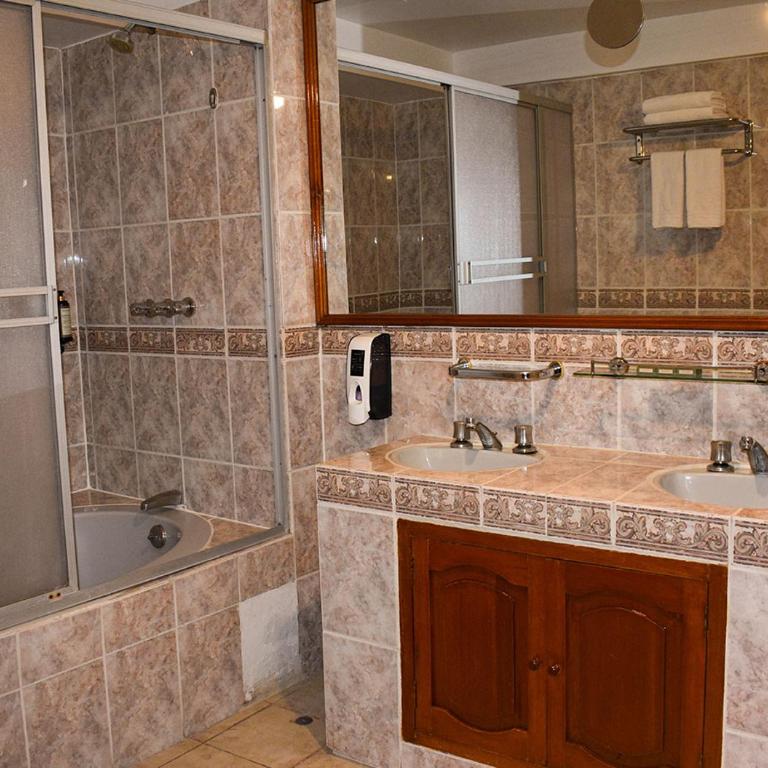 Nodo Cusco Garcilaso - Triple Room with Private Bathroom - 2