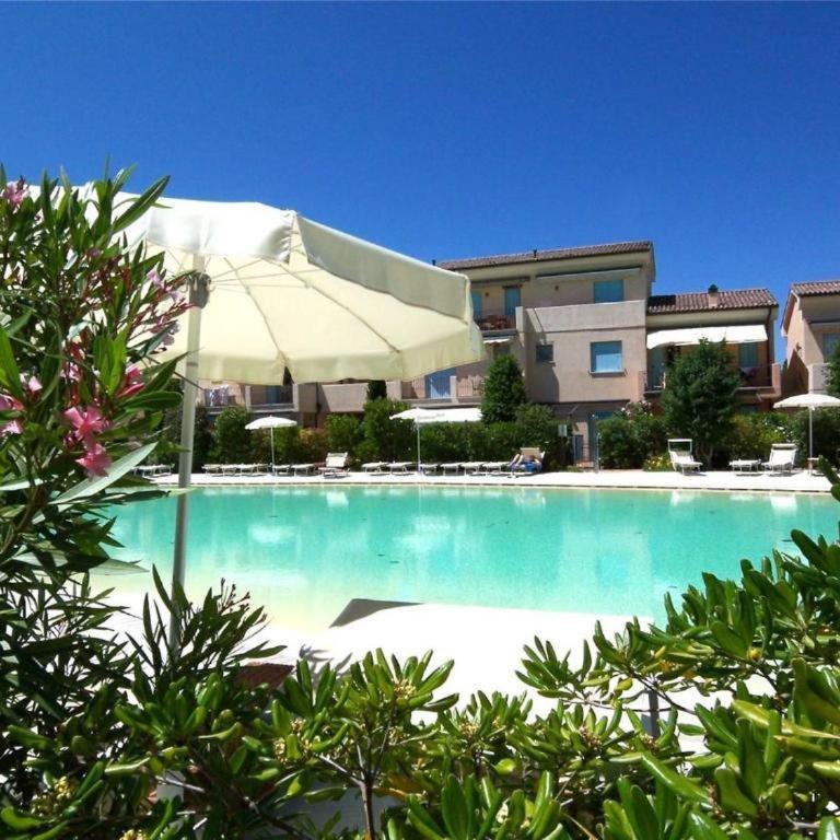 Borgo dei Fiori piano terra Vista Piscina - Appartamento con 2 Camere da Letto - 2