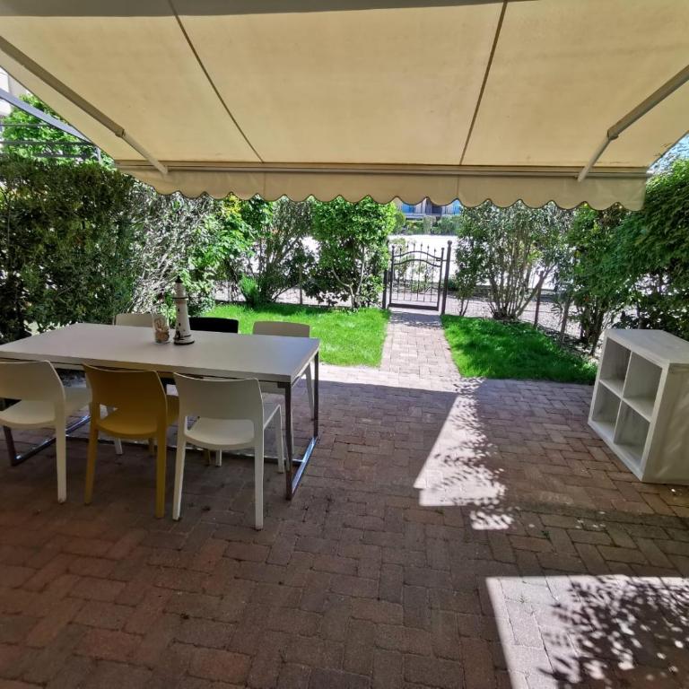 Borgo dei Fiori piano terra Vista Piscina - Appartamento con 2 Camere da Letto - 13