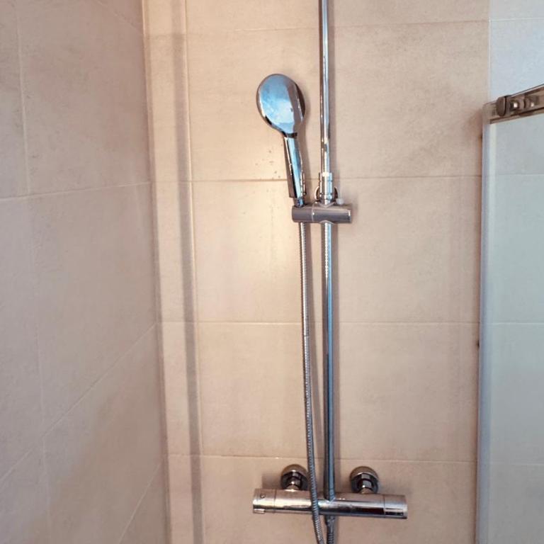 Rooftop Bernabeu Retreat - Two-Bedroom Apartment with Balcony and Terrace - 5