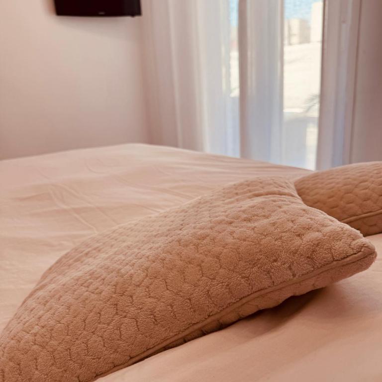 Rooftop Bernabeu Retreat - Two-Bedroom Apartment with Balcony and Terrace - 29