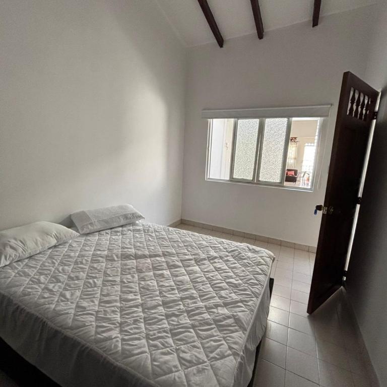 Tu habitación en el centro de Roldanillo - Habitación Doble - 2