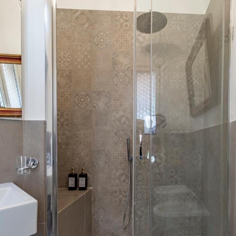 Palazzo storico Dormo da Lisa - Colosseo - Villa con 2 Camere da Letto - 6