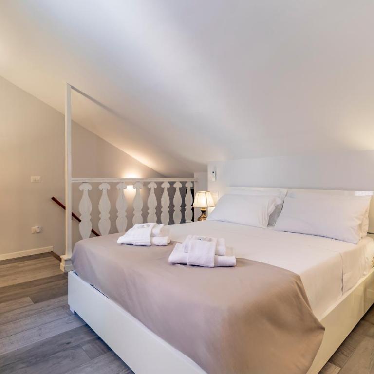 Palazzo storico Dormo da Lisa - Colosseo - Villa con 2 Camere da Letto - 9