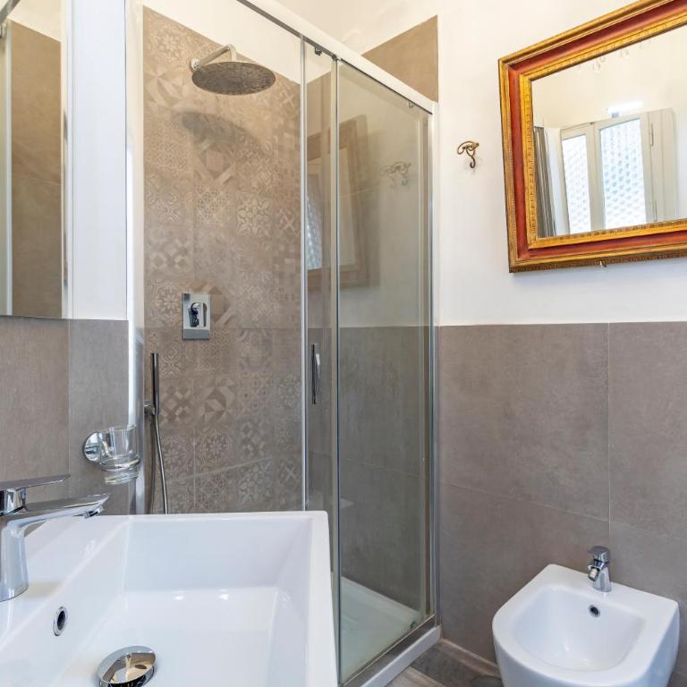 Palazzo storico Dormo da Lisa - Colosseo - Villa con 2 Camere da Letto - 24