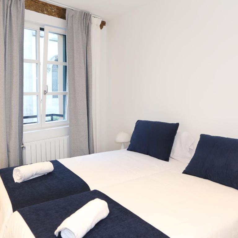 Piso de 3 habitaciones frente a la Catedral - Three-Bedroom Apartment - 18