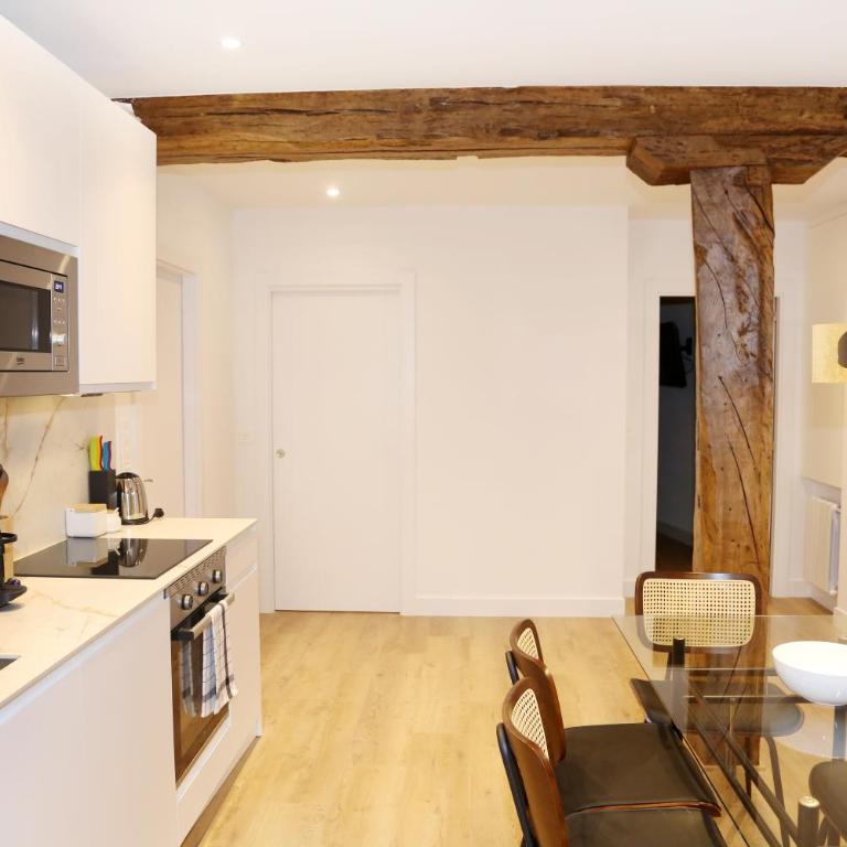 Piso de 3 habitaciones frente a la Catedral - Three-Bedroom Apartment - 21