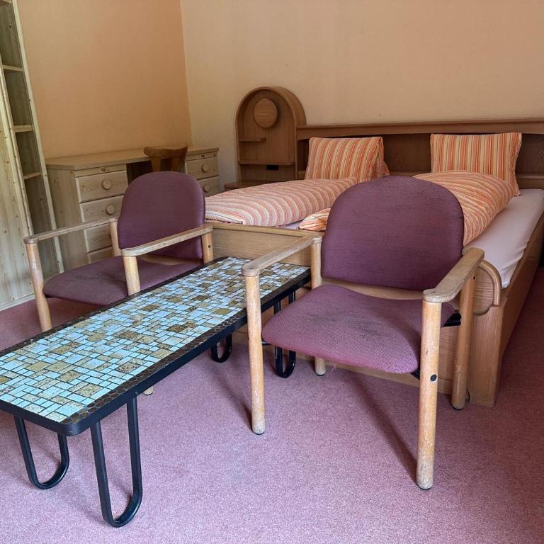 Pension St. Jakob - Vierbettzimmer mit Gemeinschaftsbad - 6