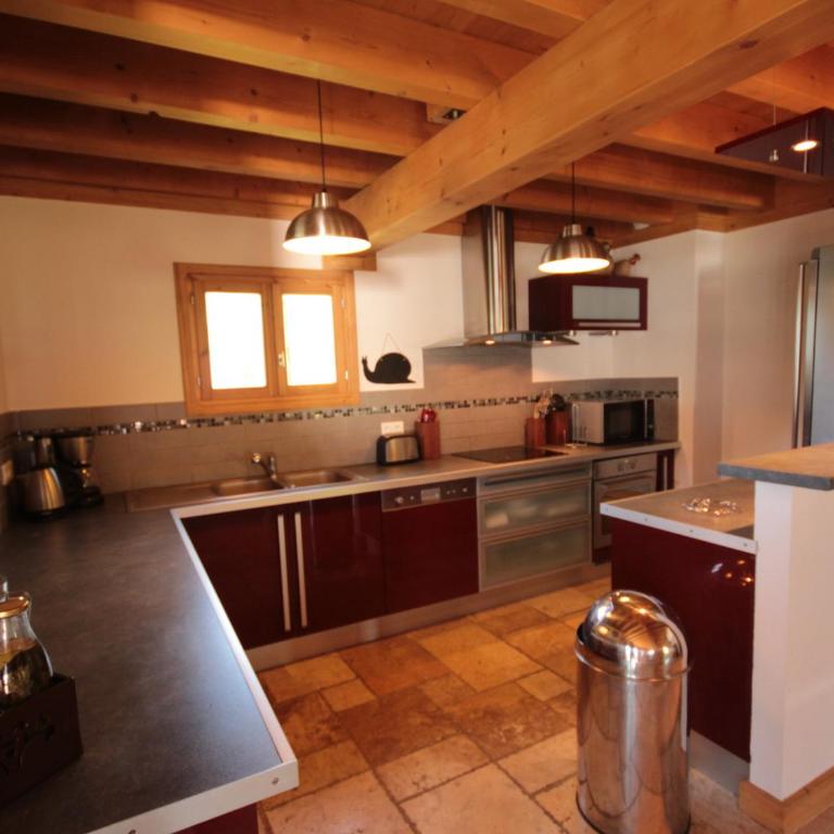 Superbe chalet 12 pers, proche pistes, sauna, animaux, parking - Chalet 3 Chambres - 6