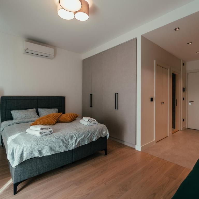 BW Symphony Suites - Queen Studio - 2