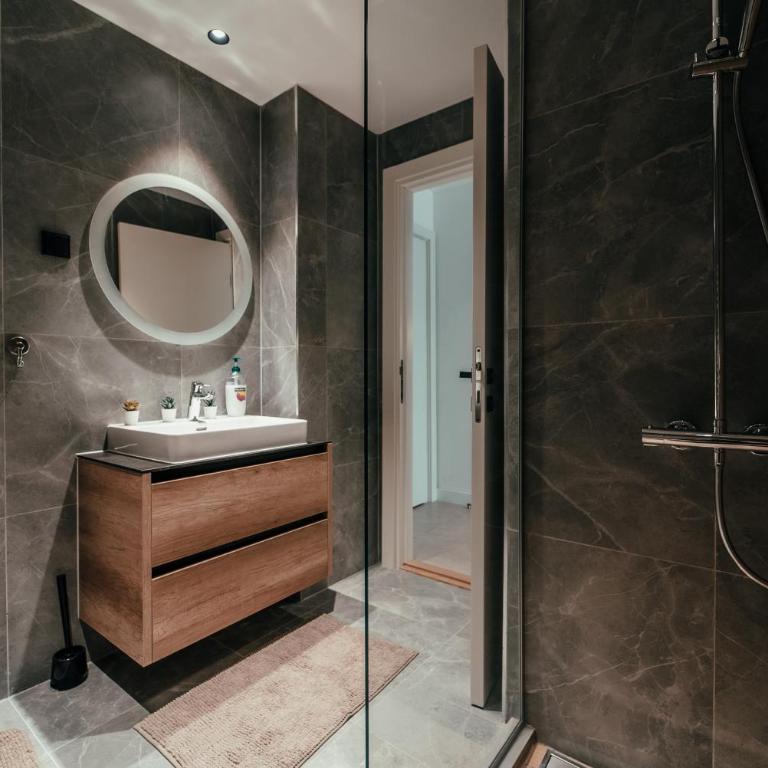 BW Symphony Suites - Queen Studio - 10