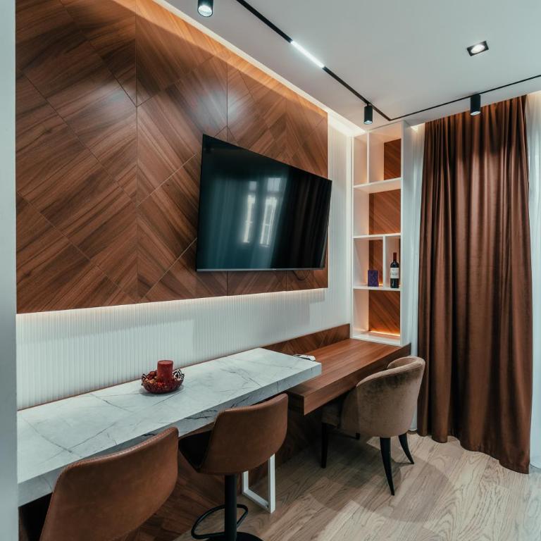 BW Symphony Suites - Queen Studio - 5