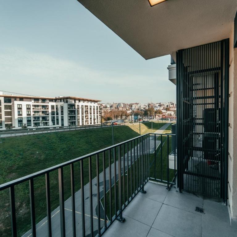 BW Symphony Suites - Queen Studio - 14