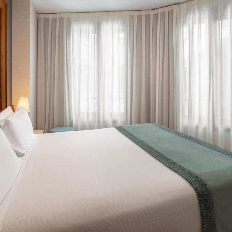 Catalonia Excelsior - Double or Twin Room - 5