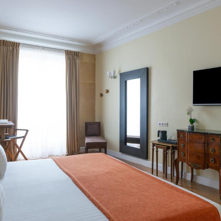 Le 123 Elysees - Astotel - Privilege Family Room - 2 Rooms - 7