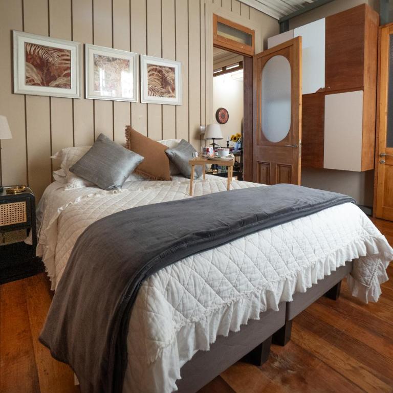 Departamentos Puerto Claro - Two-Bedroom Apartment with Balcony and Sea View - 1