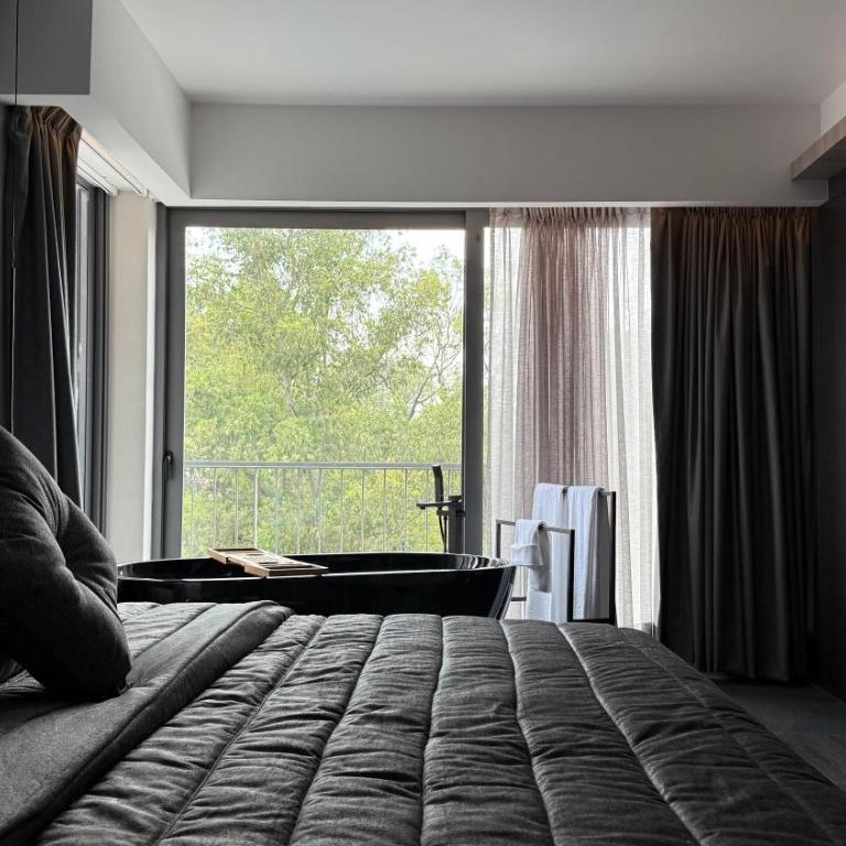 Hotel Casa Kavia - Habitación con cama extragrande y vistas a la montaña - 1