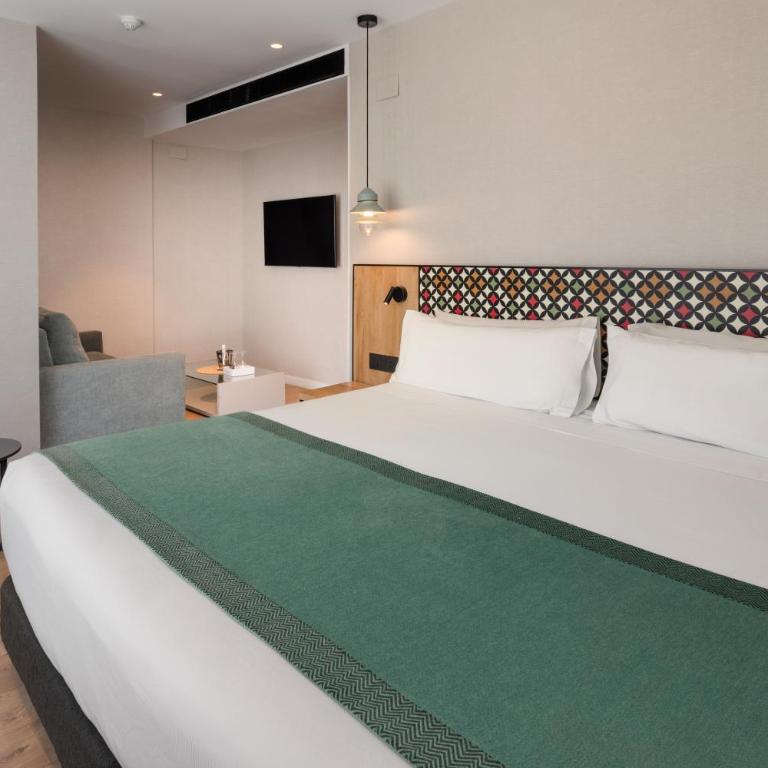 Catalonia Excelsior - Junior Suite with Private Pool - 3