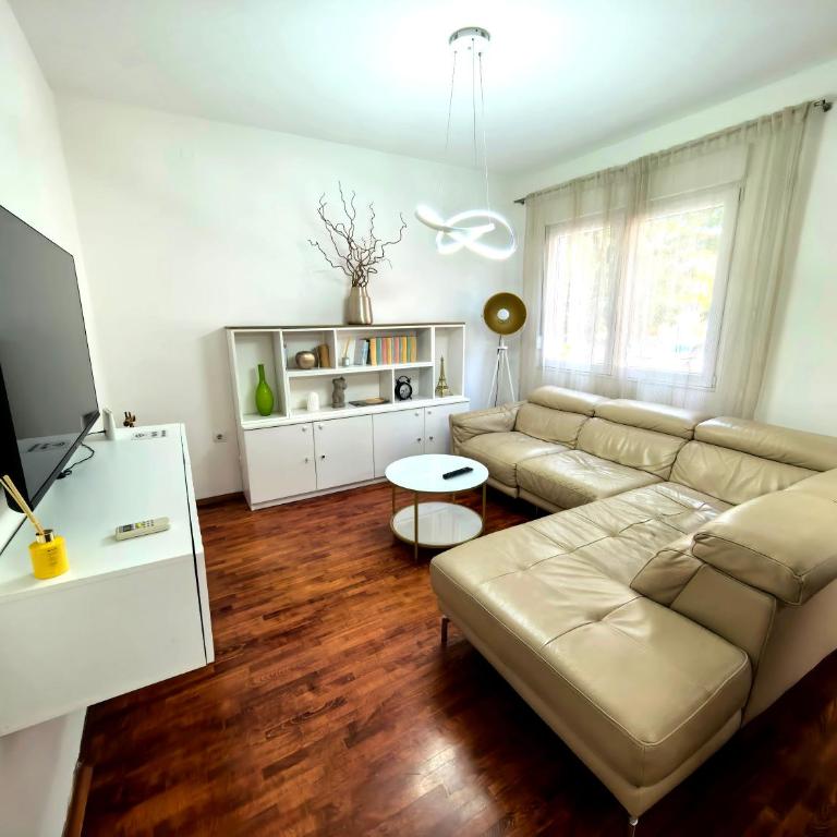 Luxury apartment Podgorica - Three-Bedroom Apartment - 9