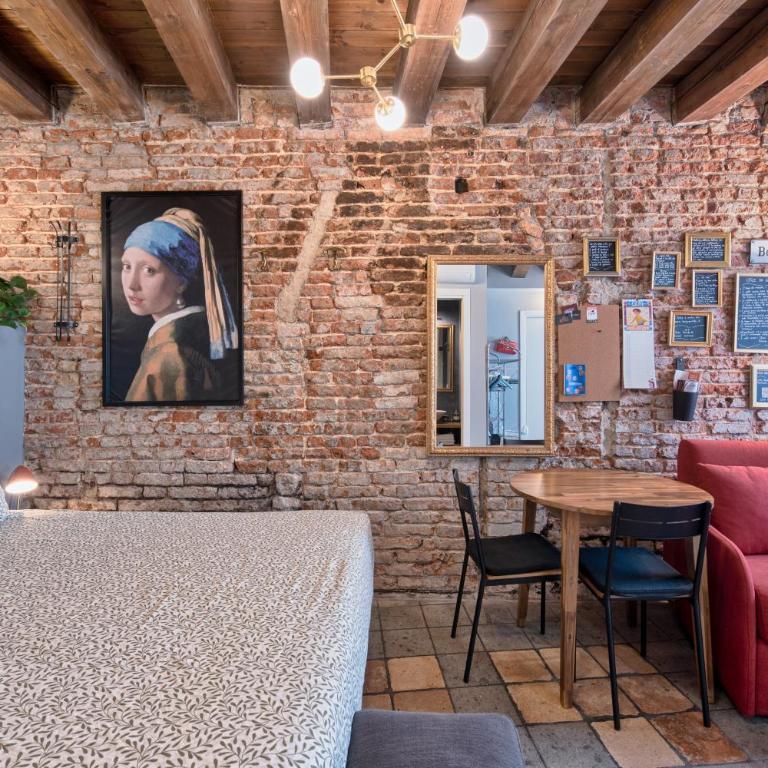 Storico alloggio fronte piazza in Borgo Portello - Appartamento con 1 Camera da Letto - 19