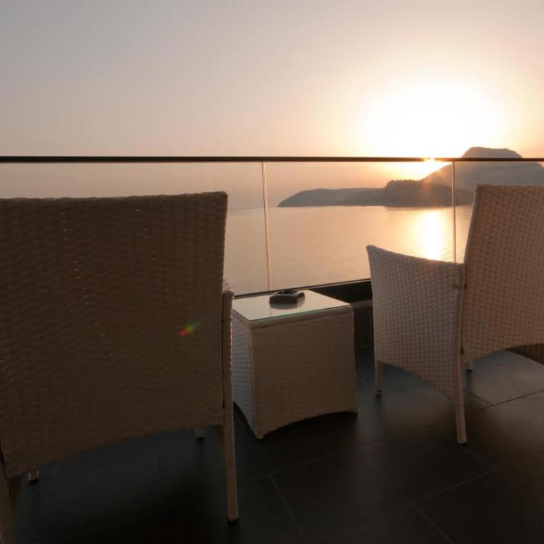Guesthouse Montex - Deluks Soba sa Bračnim Krevetom/Zasebnim Krevetima i Pogledom na More - 2
