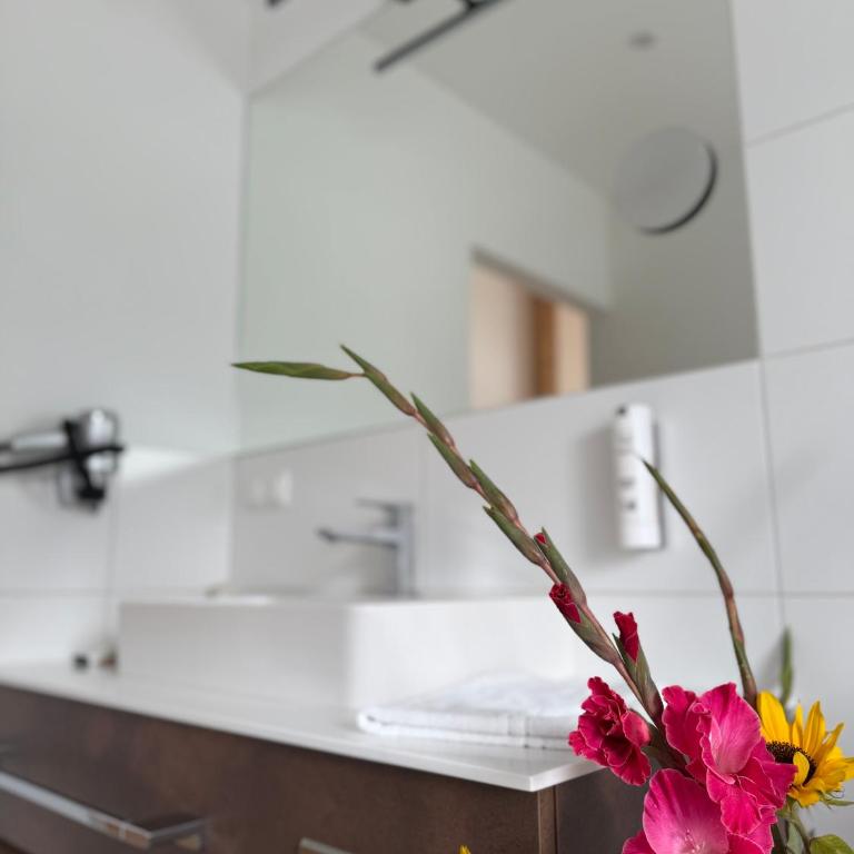 Seehotel Lilly - Superior Suite mit Seeblick - 3