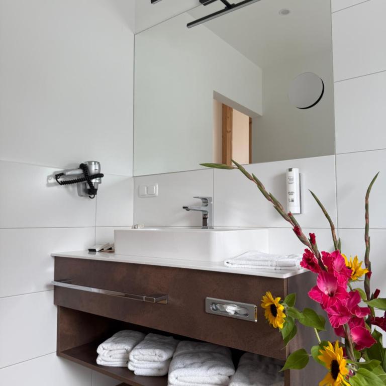 Seehotel Lilly - Superior Suite mit Seeblick - 8
