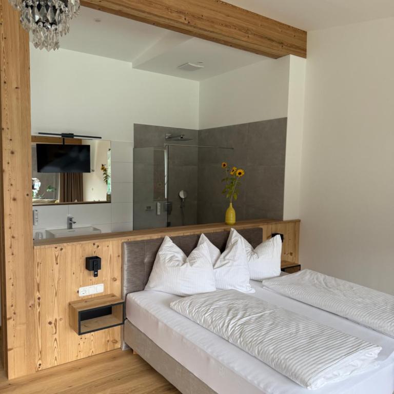 Seehotel Lilly - Superior Suite mit Seeblick - 6