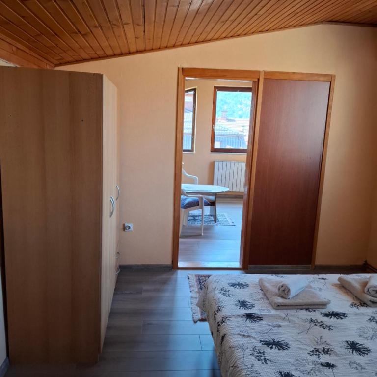 Apartman Mickey - Standardna Dvokrevetna Soba sa Bračnim Krevetom - 3