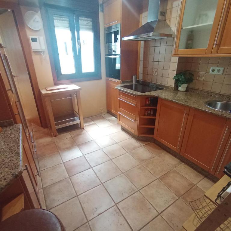 Piso Urzaiz en pleno centro de Vigo con Parking incluido - Apartment - 4
