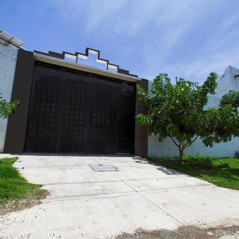 Coyula Getaway Relax, Fun & Private Pool - Three-Bedroom House - 23