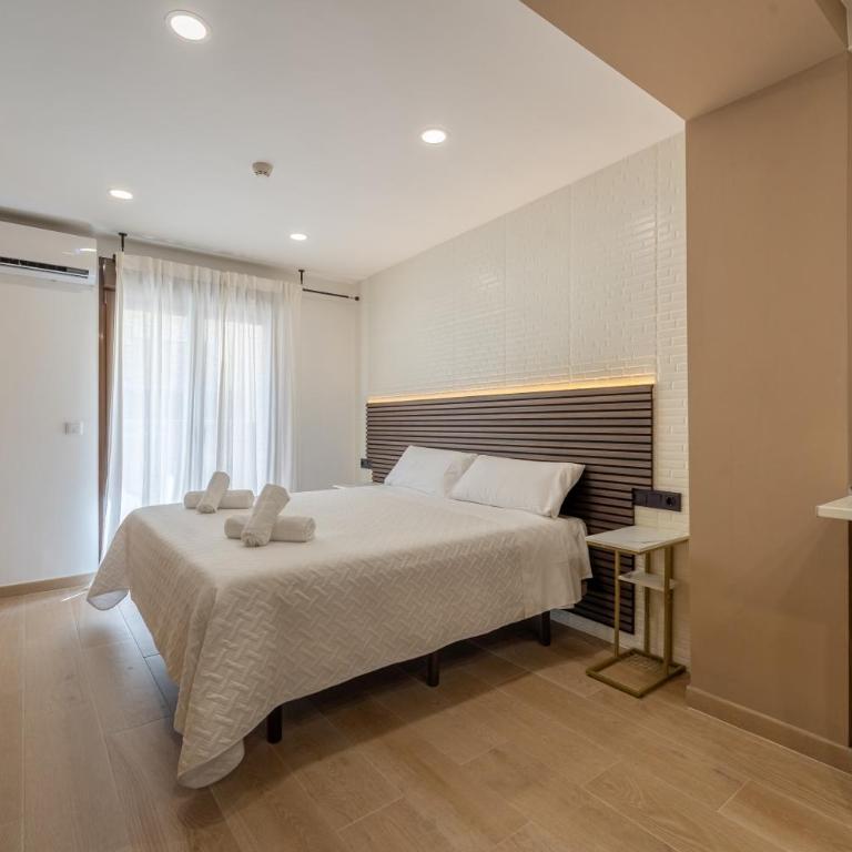 Emily Suites - Estudio con balcón - 4