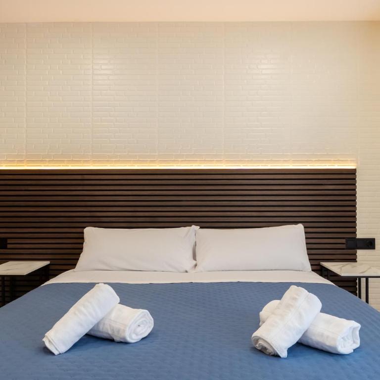 Emily Suites - Habitación Doble con balcón - 14